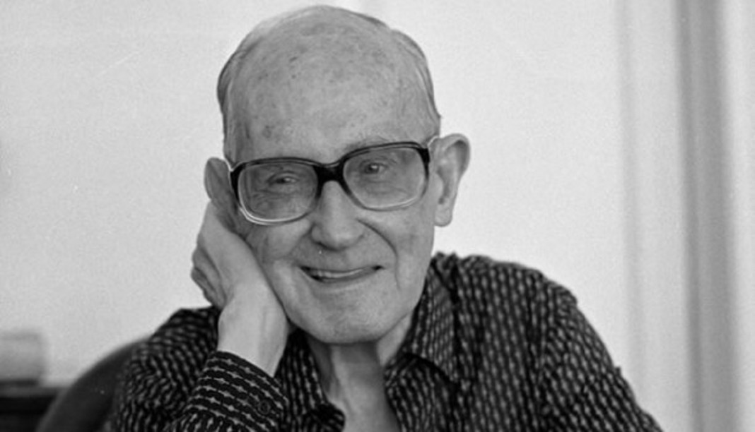 Três poemas de Carlos Drummond de Andrade são descobertos em SP