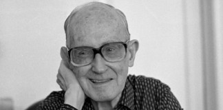 Três poemas de Carlos Drummond de Andrade são descobertos em SP