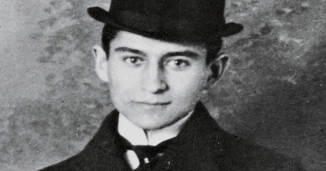 A leitura deve ser a chave da manhã e o ferrolho da noite – Com Franz Kafka