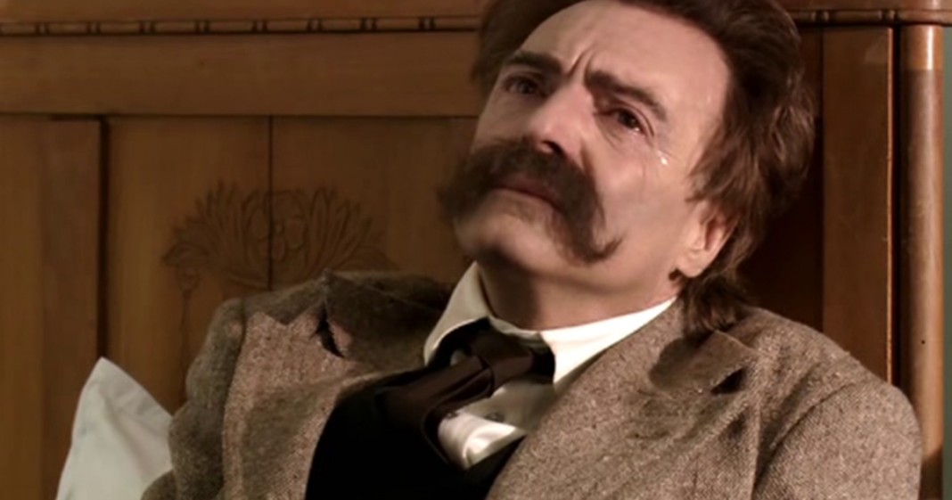 Se até Nietzsche chorou: uma breve análise sobre a dor de existir