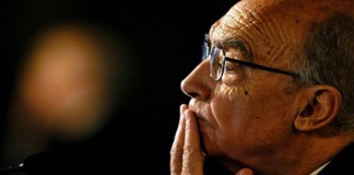 “Tudo se discute neste mundo, menos, a democracia” – José Saramago