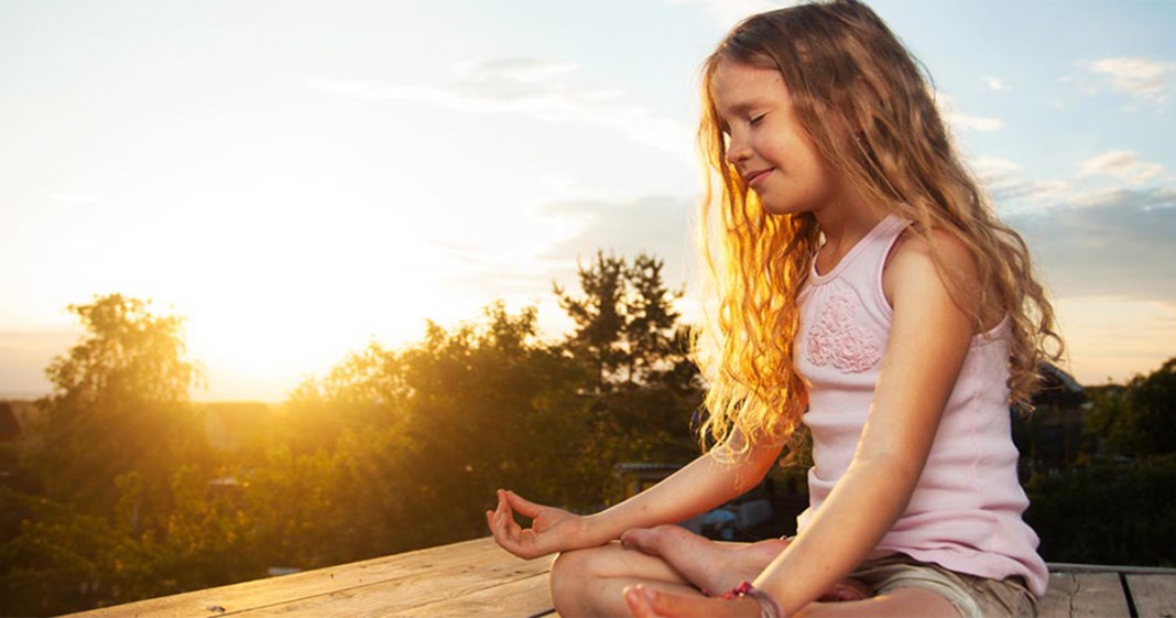 E se ensinássemos as crianças a meditar?