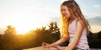 E se ensinássemos as crianças a meditar?