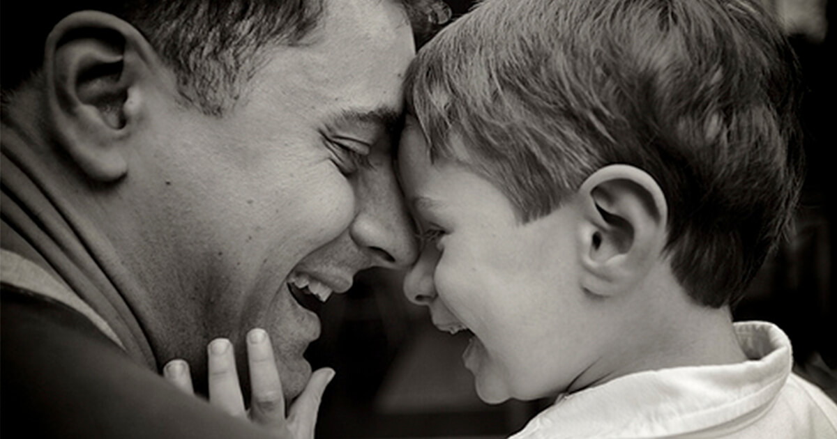 O amor do pai influi mais na personalidade do filho do que o da mãe