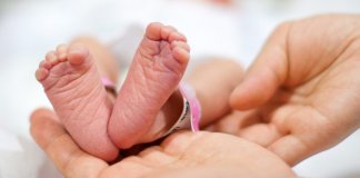 Bebê terá documento sem identificação de sexo para ‘decidir gênero quando crescer’