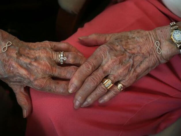 portalraizes.com - Depois de 72 anos de namoro, elas finalmente puderam se casar