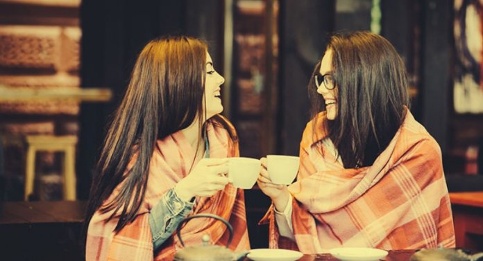 Tomar-café-com-um-amigo-site-830x450
