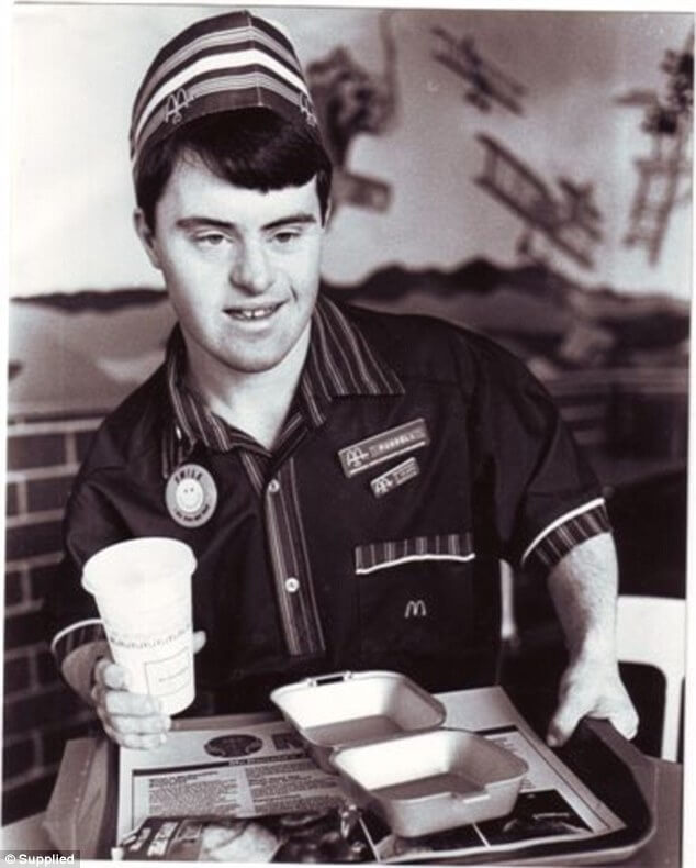 portalraizes.com - Funcionário do McDonald’s comemora 30 anos de trabalho na empresa