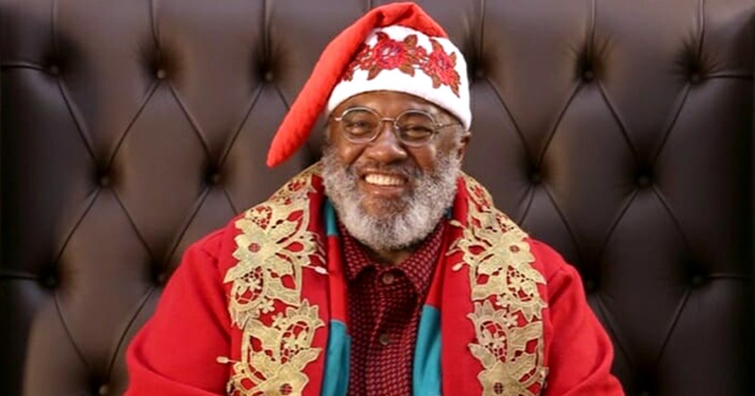 ‘Feliz demais’, Papai Noel negro celebra sucesso em shopping paulista