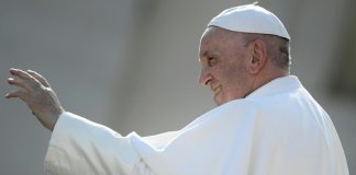 Papa Francisco: “É preciso vender os bens da Igreja para ajudar pobres”