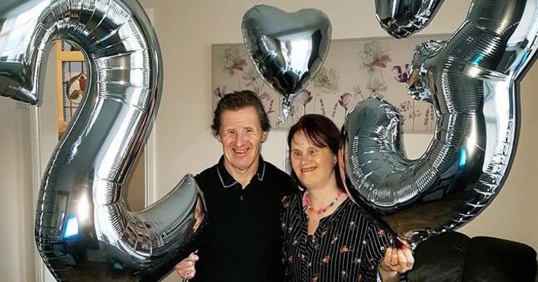Casal com síndrome de Down comemora 23 anos de casamento