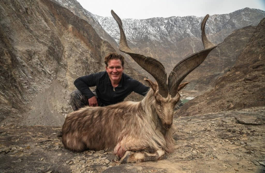 portalraizes.com - Executivo paga US$ 110 mil para matar rara cabra selvagem no Paquistão
