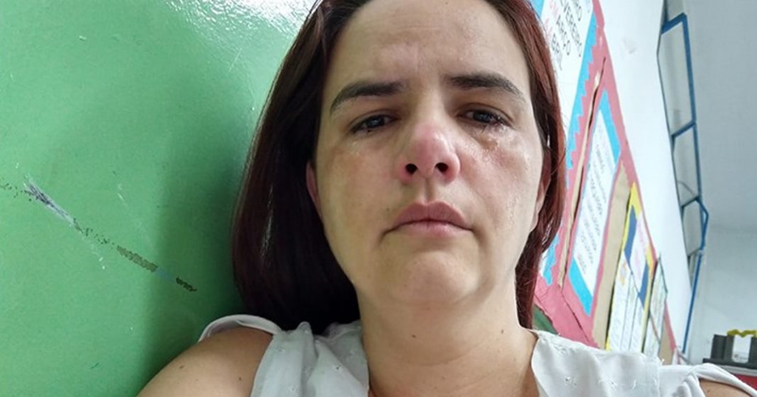 Professora é agredida por mãe de aluno e desabafa: “profissão ingrata”