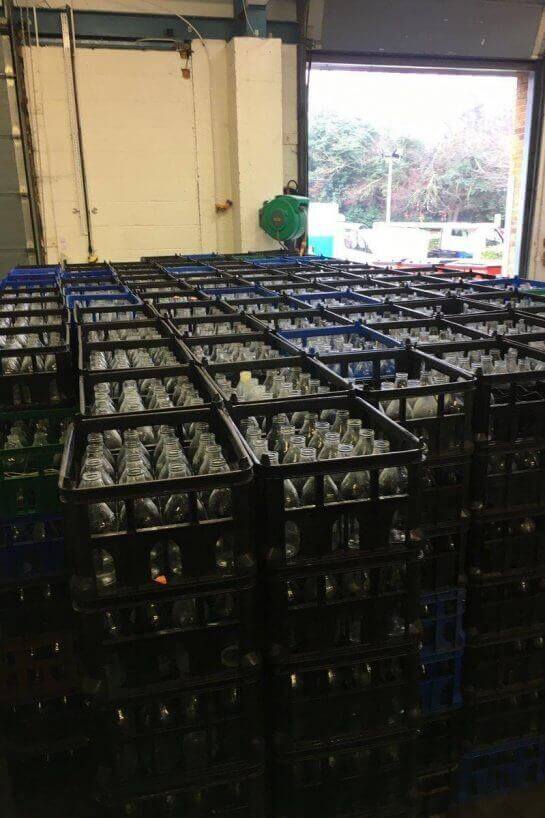portalraizes.com - Em Londres, voltaram a entregar leite em garrafas de vidro para reduzir o uso de plástico