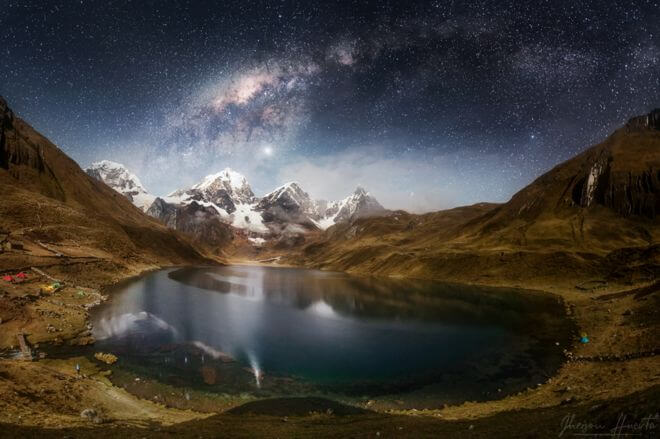 portalraizes.com - A espetacular imagem da Via Láctea refletida em deserto de sal que ganhou homenagem da Nasa