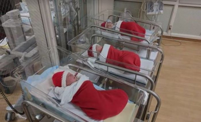 portalraizes.com - Hospital libera recém-nascidos para casa em meias de Natal
