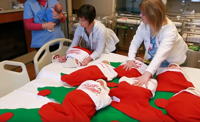 portalraizes.com - Hospital libera recém-nascidos para casa em meias de Natal