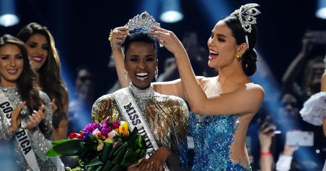 Miss Universo é Sul-africana: “Mulher com minha pele não era considerada bonita. Isso acaba hoje”