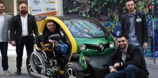Estudantes brasileiros criam carro elétrico para cadeirantes e ganham prêmio na França