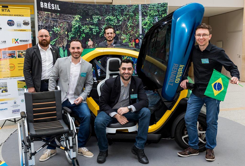 portalraizes.com - Estudantes brasileiros criam carro elétrico para cadeirantes e ganham prêmio na França