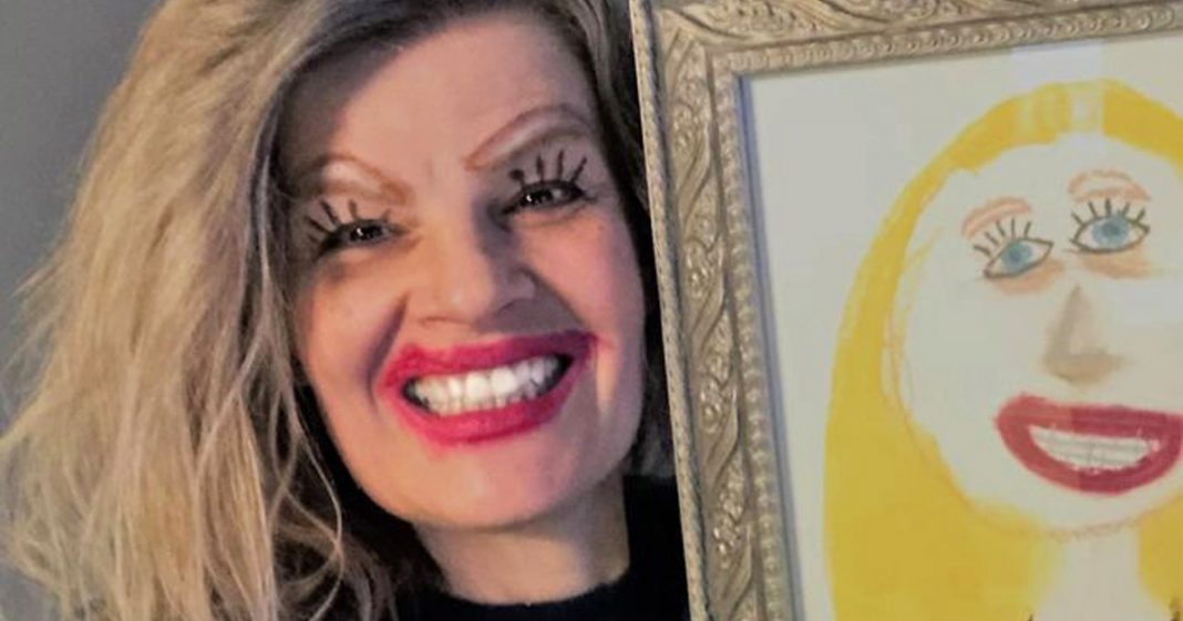 Mãe se maquia igual desenho de filha e selfie viraliza