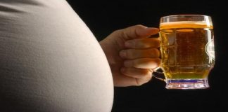 Cada lata de cerveja equivale a um pão francês, dizem nutricionistas