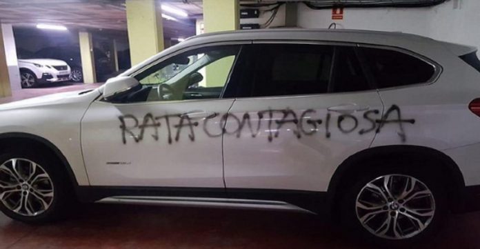 carro de médica é pixado de rata contagiosa