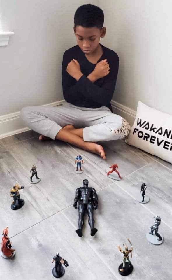 portalraizes.com - Crianças homenageiam Chadwick Boseman e emocionam com sensibilidade
