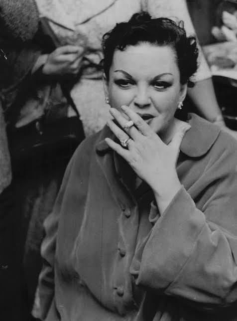 portalraizes.com - Judy Garland e sua triste vida de abusos sofridos pela mãe, marido e diretores