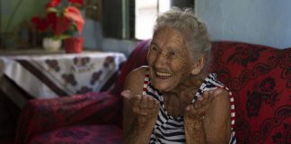 “Estou partindo, não quero essa vacina”, idosa de 108 anos deixa vacina para outra pessoa