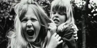 Brigas entre irmãos: um problema que os pais não sabem lidar