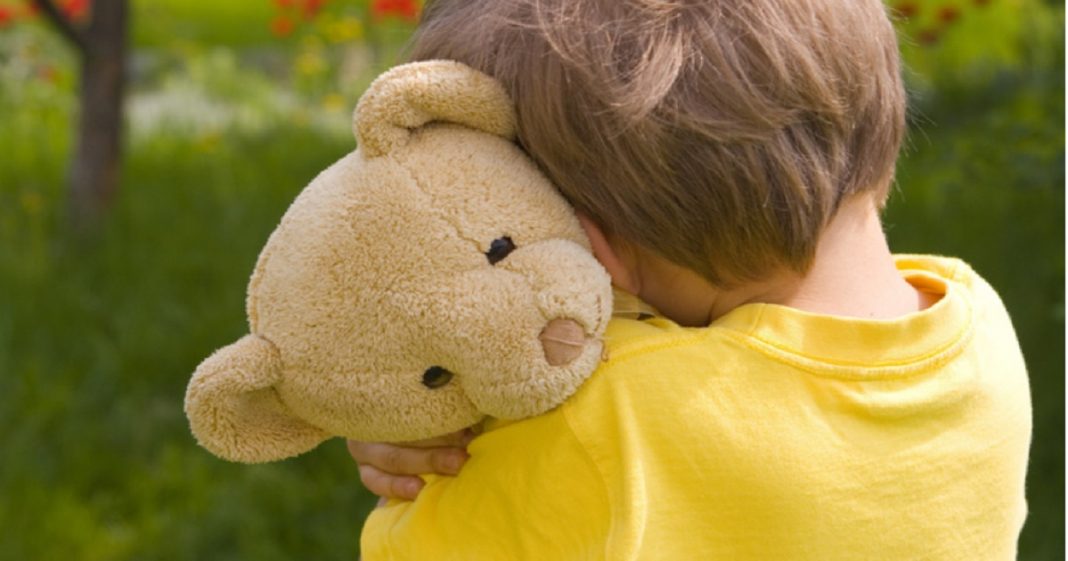 7 sinais de que a criança está te pedindo ajuda silenciosamente
