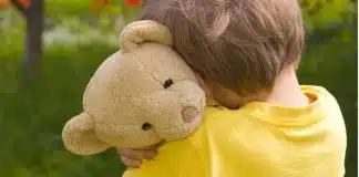 7 sinais de que a criança está te pedindo ajuda silenciosamente