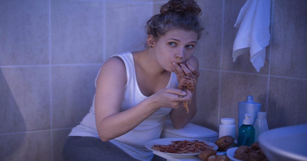 10 sinais de que você pode estar com compulsão alimentar, segundo especialista