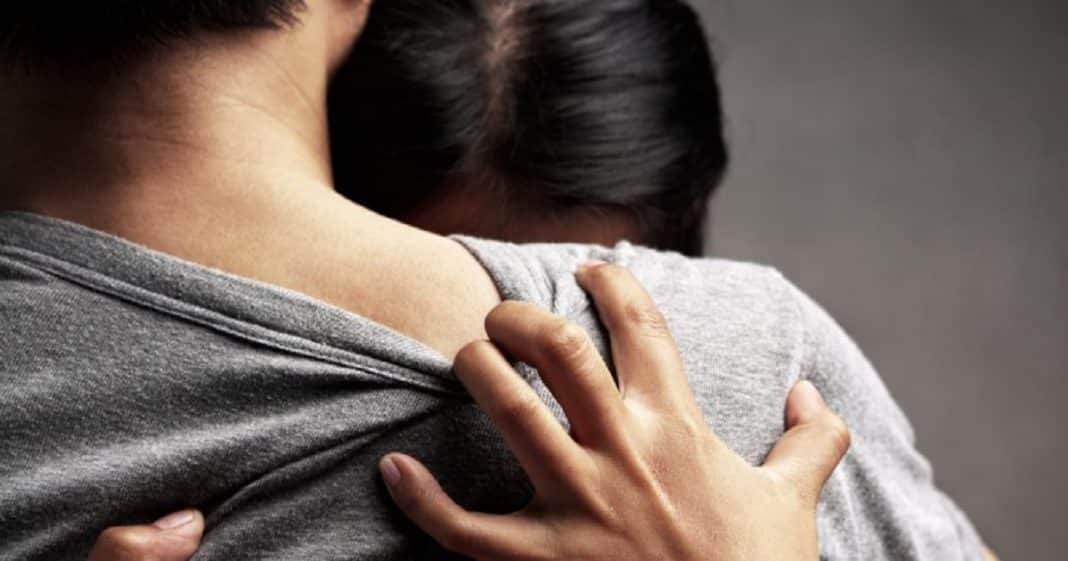Como deixar de ser dependente emocional e a desenvolver relações saudáveis