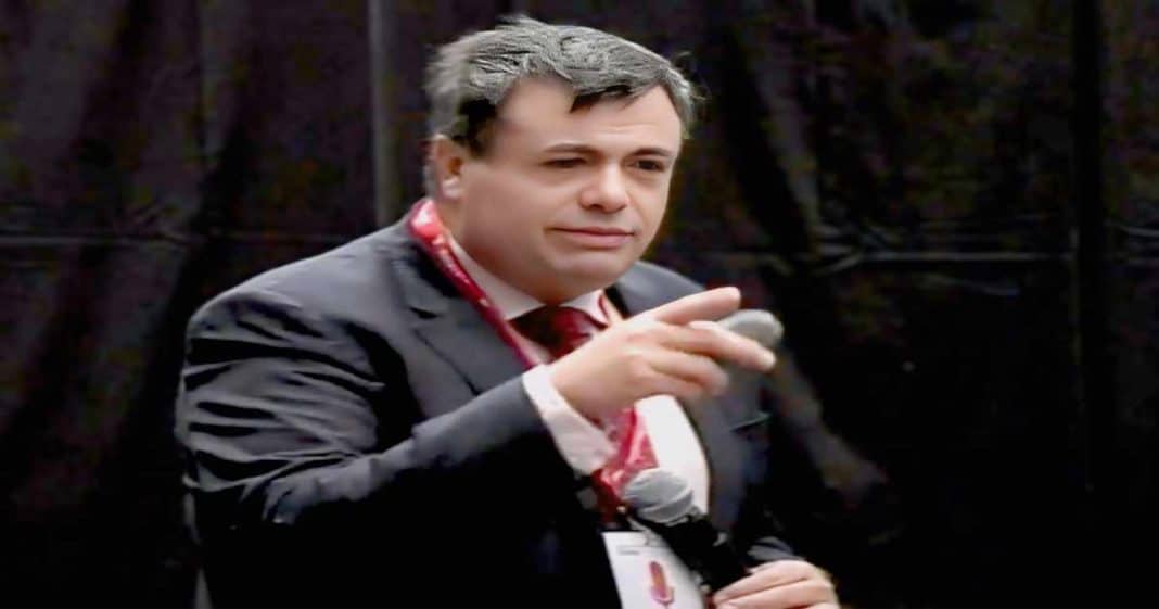 “Os pais precisam aceitar que são exemplos, educadores e cuidadores, não amigos” – Quintino Aires