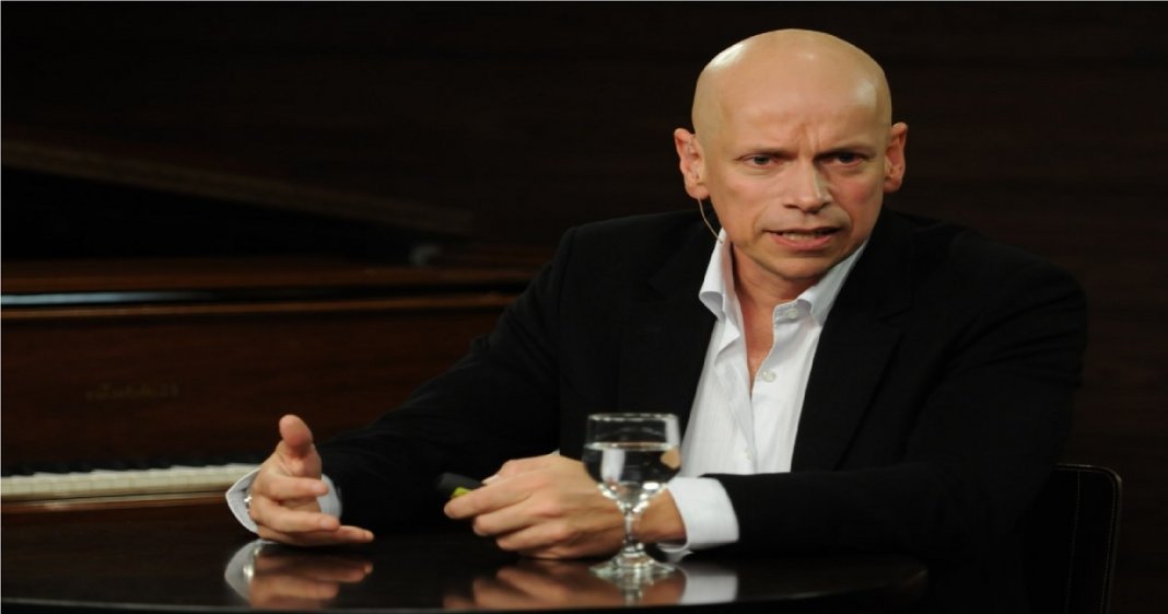 “Trabalhar não pode ser sinônimo de sobreviver à custa do próprio equilíbrio emocional” – Karnal