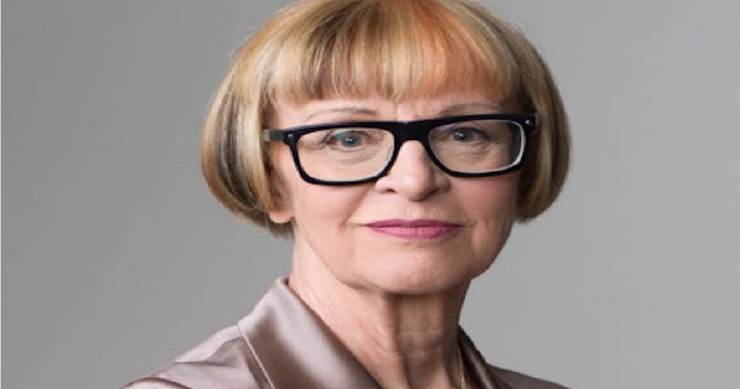 Entre os desafios da atualidade e a construção de vínculos emocionais saudáveis com os filhos – Por Philippa Perry
