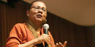 Ninguém amadurece afetivamente sozinho: é na experiência do cuidado compartilhado que nos constituímos – Com bell hooks