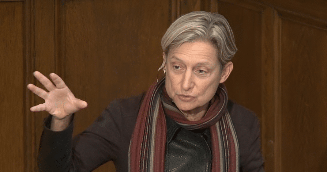 Capa site 1200 x 630_20251112_144604_0000 Não há nada mais subversivo do que a mulher que se recusa a ser interpretada por narrativas impostas – Com Judith Butler