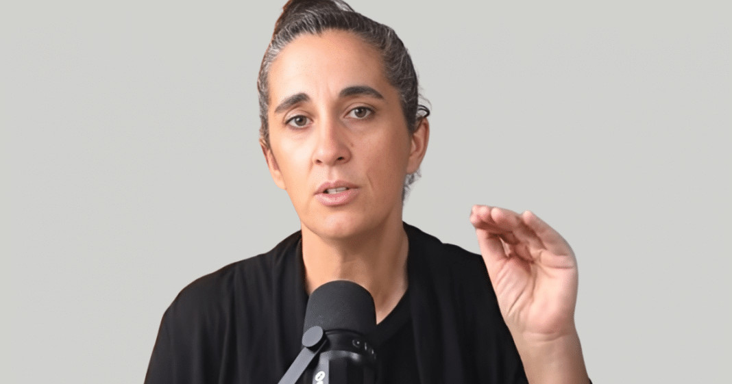 “Bater em criança não é um direito dos pais. É um ato de imaturidade, descontrole e inabilidade emocional”
